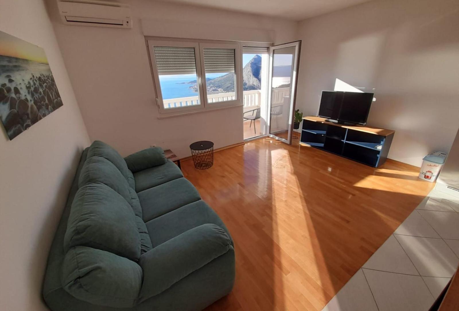 Pere Apartment Omis Exterior photo